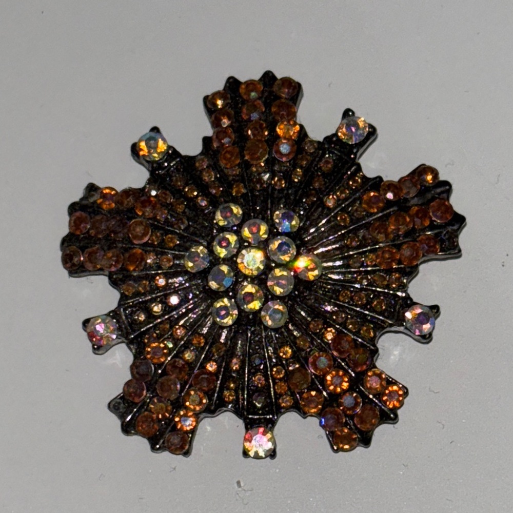 Vintage Style Rhinestone Brooch